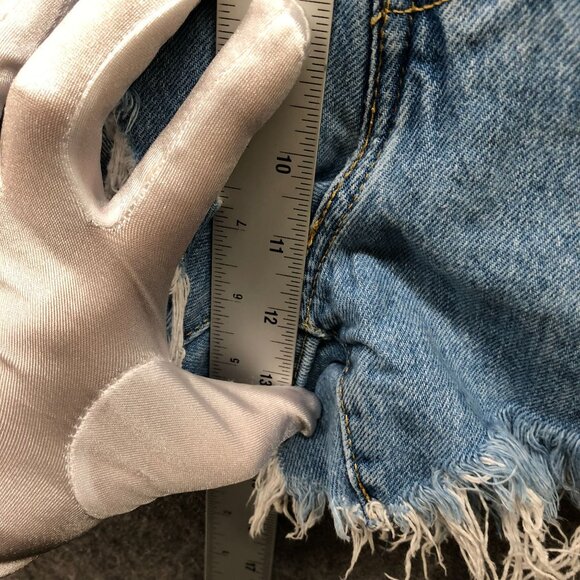 Levi's High Waisted Mom Shorts Womens 27 Light Wash Blue Distressed Cutoff - Picture 9 of 13